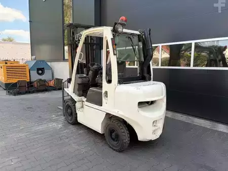 Dieselový VZV 2017  Unicarriers Y1D2A25Q (3)