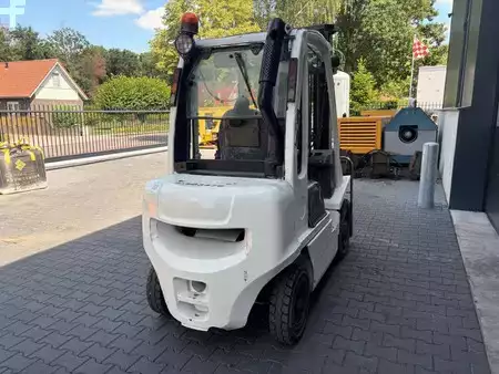 Dieselový VZV 2017  Unicarriers Y1D2A25Q (4)
