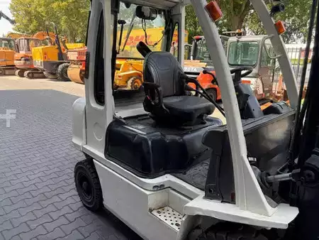 Dieselový VZV 2017  Unicarriers Y1D2A25Q (8)