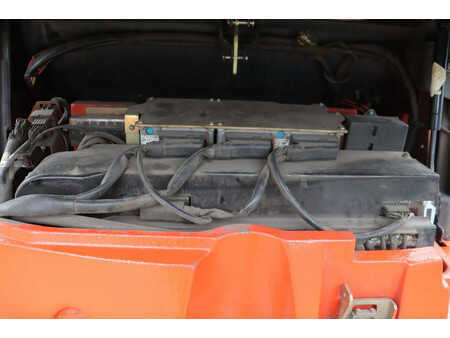 Eléctrica de 4 ruedas 2002  Linde E25-02 (23)