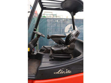 Eléctrica de 4 ruedas 2002  Linde E25-02 (26)