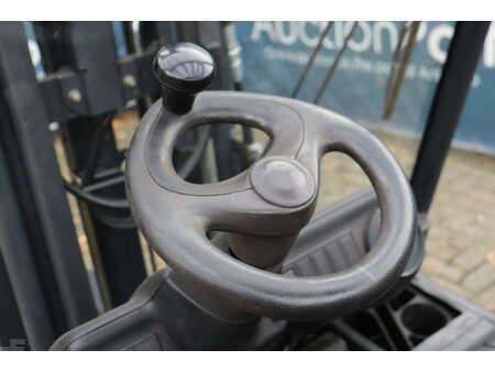 Eléctrica de 4 ruedas 2002  Linde E25-02 (30)