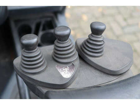 Eléctrica de 4 ruedas 2002  Linde E25-02 (31)