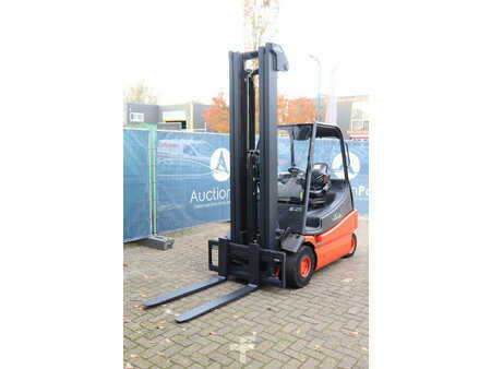 Eléctrica de 4 ruedas 2002  Linde E25-02 (9)