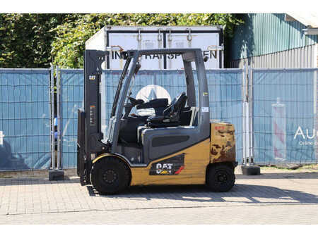Elektromos 4 kerekű - CAT Lift Trucks 2EP500 (1)