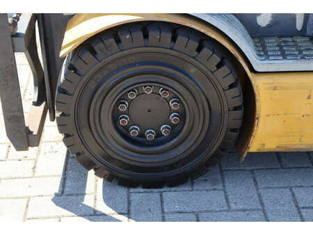 Elektromos 4 kerekű - CAT Lift Trucks 2EP500 (13)