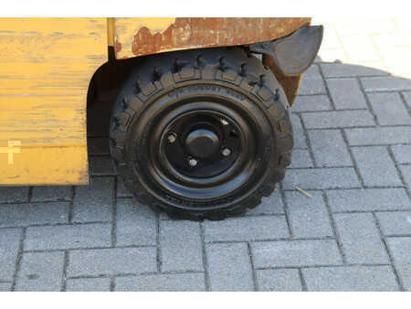 Elektromos 4 kerekű - CAT Lift Trucks 2EP500 (14)