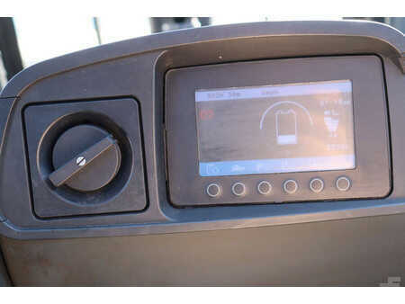 Elektromos 4 kerekű - CAT Lift Trucks 2EP500 (29)