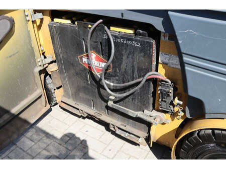 Elektromos 4 kerekű - CAT Lift Trucks 2EP500 (33)