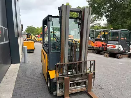 Electric - 4 wheels 2015  Jungheinrich EFG425K (6)