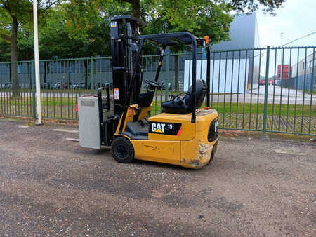 Elektrisk- 4 hjul - CAT Lift Trucks EP15KRT (2)