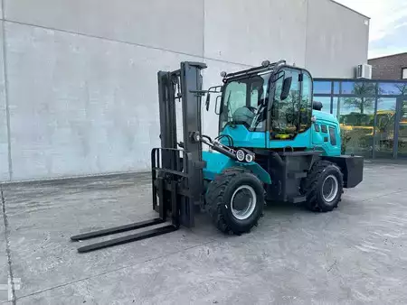 Terepjáró targonca 2025  Machpro MP-T320A (1)
