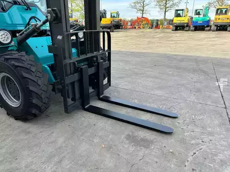 Terepjáró targonca 2025  Machpro MP-T320A (11)