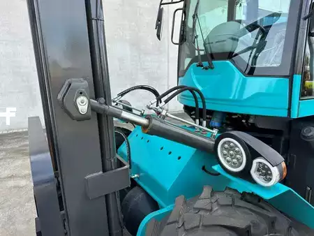 Terepjáró targonca 2025  Machpro MP-T320A (17)
