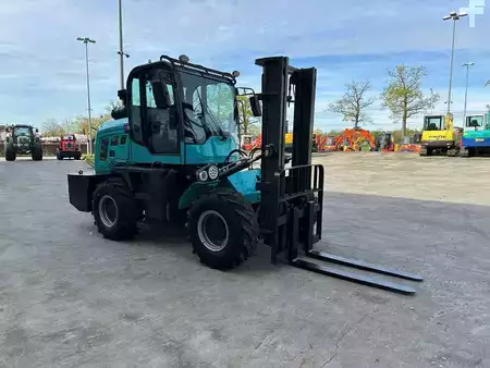 Terepjáró targonca 2025  Machpro MP-T320A (3)
