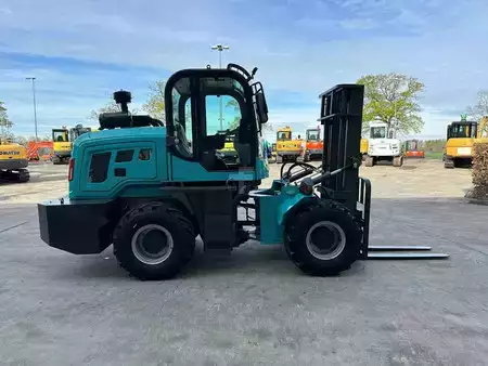 Terepjáró targonca 2025  Machpro MP-T320A (4)