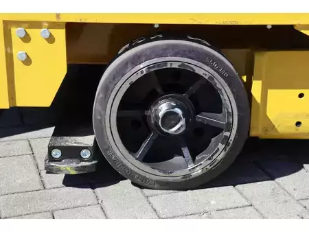 Vertikal ordreplukker 2019  Yale MTC13 LWB (15)