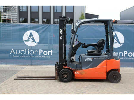 Elektro 4 Rad 2017  Toyota 8FBM20T (2)