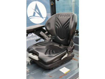 Elektro 4 Rad 2017  Toyota 8FBM20T (22)