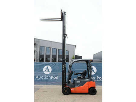 Elektro 4 Rad 2017  Toyota 8FBM20T (34)