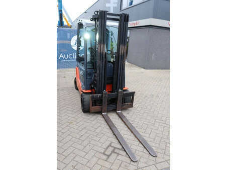 Elektro 4 Rad 2017  Toyota 8FBM20T (7)