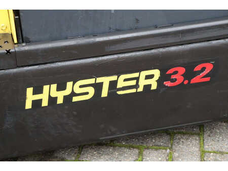 Carrelli elettrici 4 ruote 2015  Hyster E3.2XN (14)