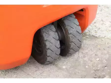 Chariots électriques à 4 roues 2018  Toyota 8FBE16T (15)