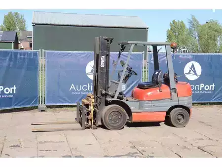 Gas truck 1998  Toyota 02-6FGF30 (1)