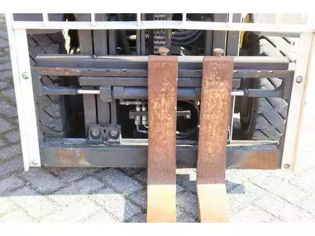 LPG VZV 2014  Yale GLP16VX (12)