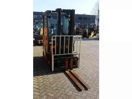 LPG VZV 2014  Yale GLP16VX (7)