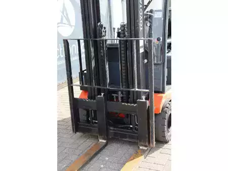 Carrelli elettrici 4 ruote 2017  Toyota 7FBEST13 (11)