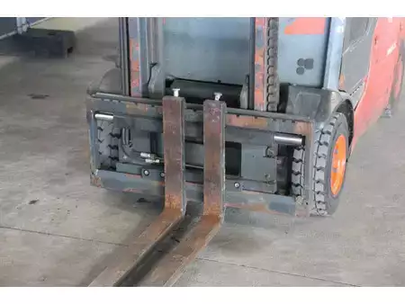 Wózki gazowe 2012  Linde H16T-01 (10)