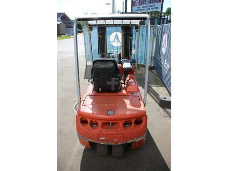 Chariots électriques à 4 roues 2005  BT CBE 18 T (4)