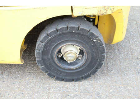 Carrelli elevatori GPL 2011  Yale GLP25VX F2170 (14)