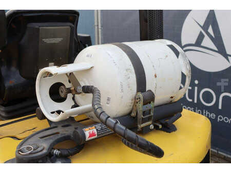 Carrelli elevatori GPL 2011  Yale GLP25VX F2170 (16)