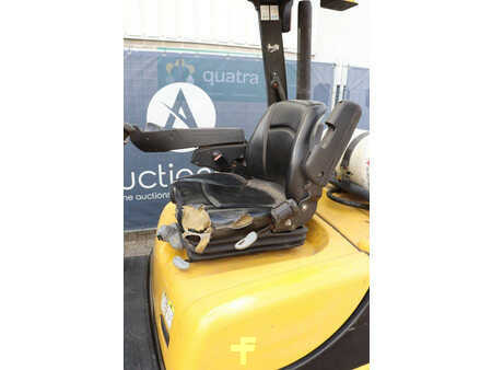 Carrelli elevatori GPL 2011  Yale GLP25VX F2170 (20)