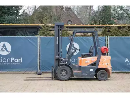 LPG VZV - Doosan G25G-5 (2)