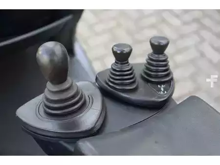 Diesel truck 2012  Linde H25D-01 (26)