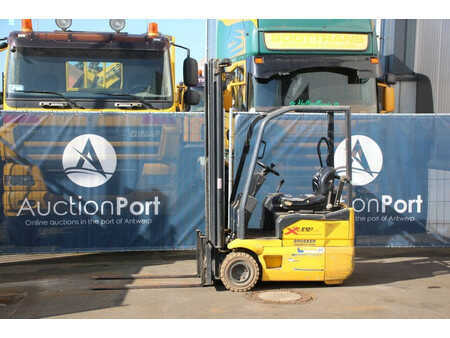 Carrelli elettrici 4 ruote 2005  OM XE 12 3 (1)