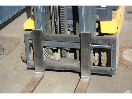 Carrelli elettrici 4 ruote 2005  OM XE 12 3 (10)