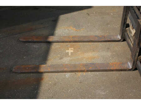 Carrelli elettrici 4 ruote 2005  OM XE 12 3 (12)