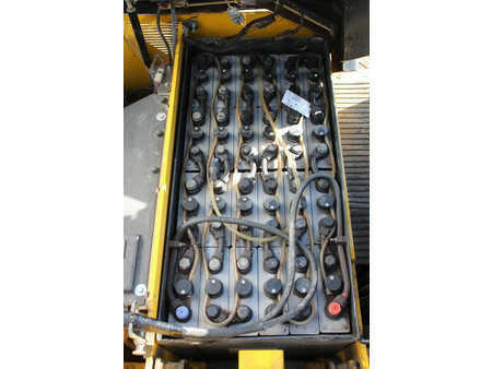 Carrelli elettrici 4 ruote 2005  OM XE 12 3 (16)