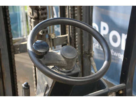 Carrelli elettrici 4 ruote 2005  OM XE 12 3 (21)