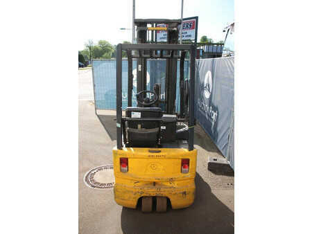 Carrelli elettrici 4 ruote 2005  OM XE 12 3 (4)