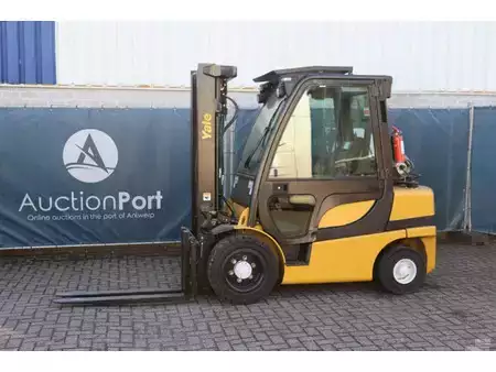 LPG heftrucks 2013  Yale GLP30VX (1)