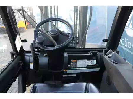 LPG heftrucks 2013  Yale GLP30VX (19)