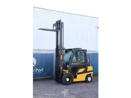 LPG heftrucks 2013  Yale GLP30VX (32)