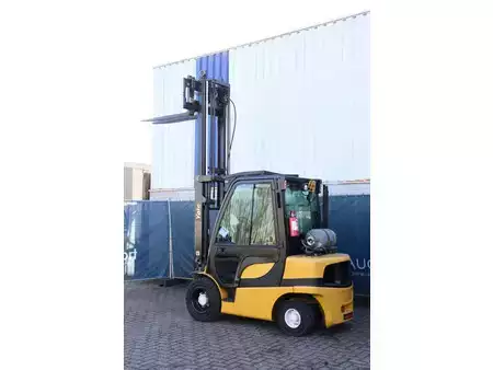 LPG heftrucks 2013  Yale GLP30VX (34)