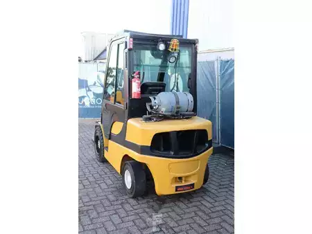 LPG heftrucks 2013  Yale GLP30VX (4)