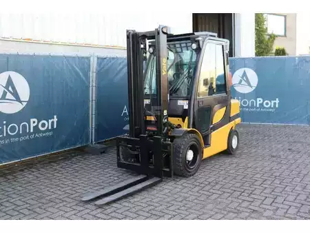 LPG heftrucks 2013  Yale GLP30VX (8)